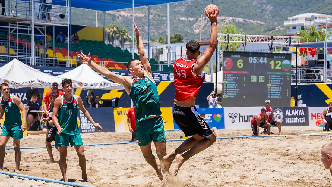 17 Yaş Plaj Hentbolu Avrupa Şampiyonası Devam Ediyor
