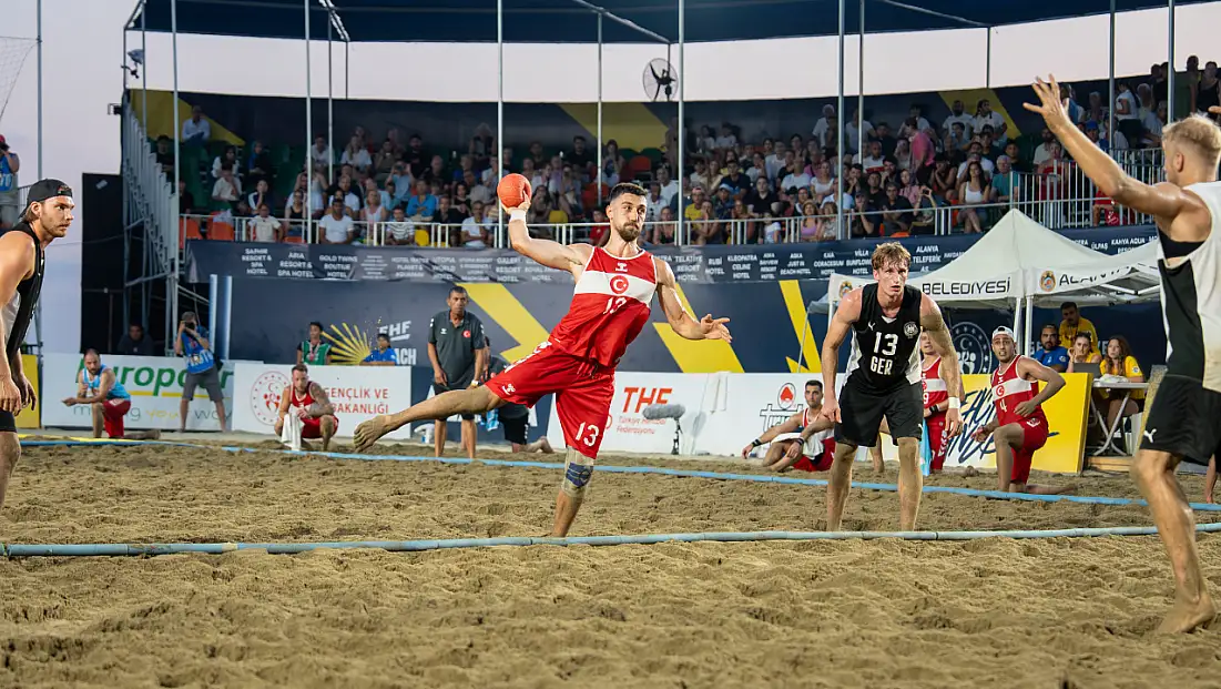 Plaj Avrupa Şampiyonası Alanya'da Başladı: Milli Takımlarımız Galibiyete Ulaşamadı!