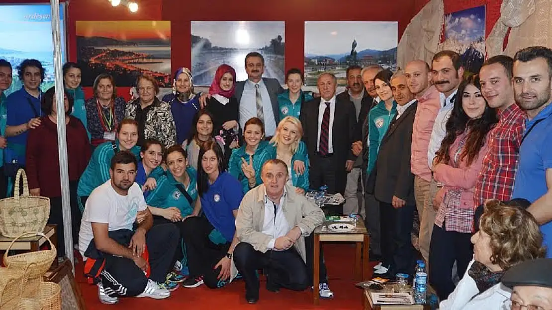 Ardeşen’in Kızlarına Sevgi Seli