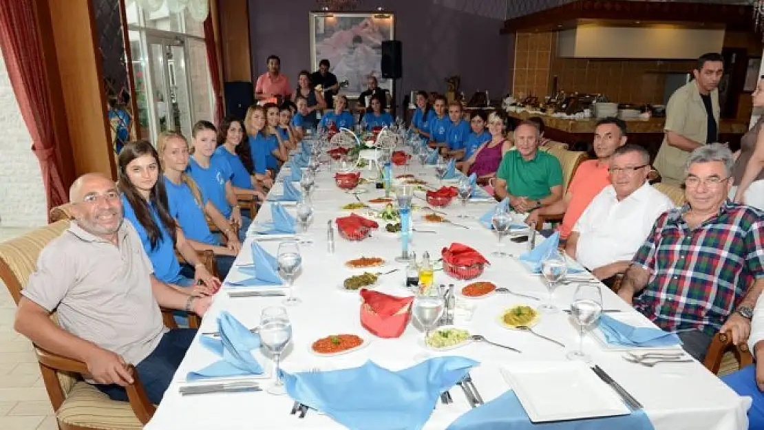Başkan Evcilmen’den Moral Yemeği