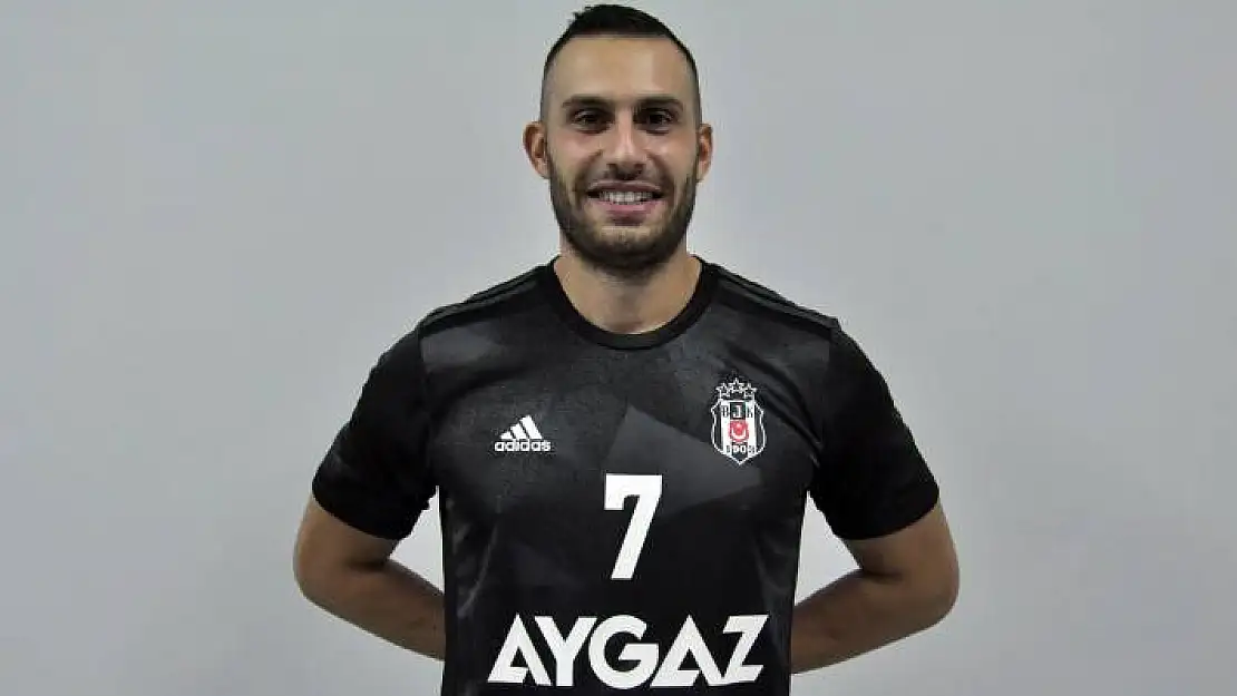 Beşiktaş’ta bir diğer yolcu Özgür Sarak