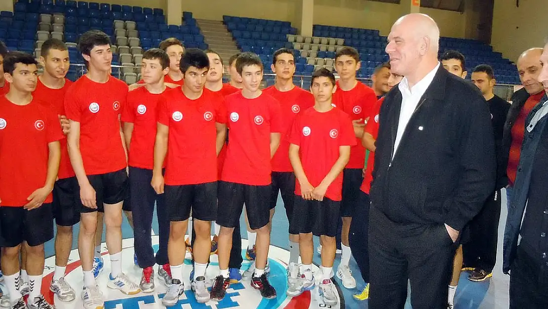 Bilal Eyüboğlu’ndan U15’e Ziyaret