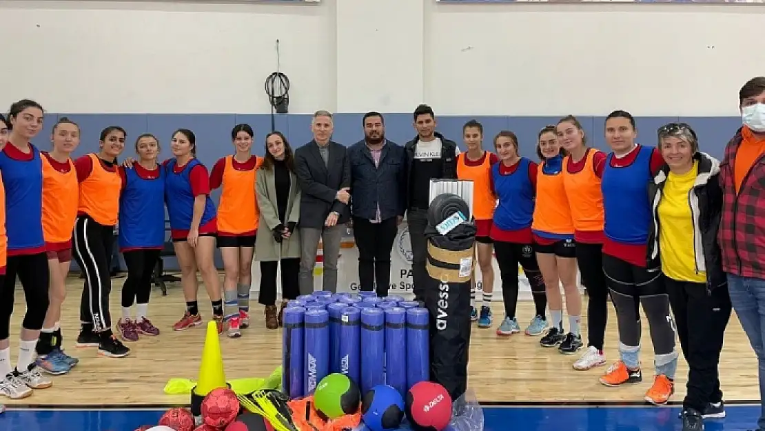 Ekrem İmamoğlu’ndan Pazarspor’a malzeme desteği
