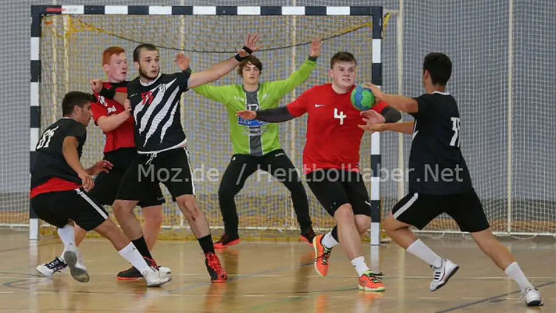 Eski öğrenci rakip oldu!