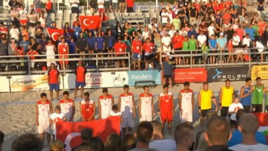 Genç Erkekler Plaj’da İkinci Oldu.