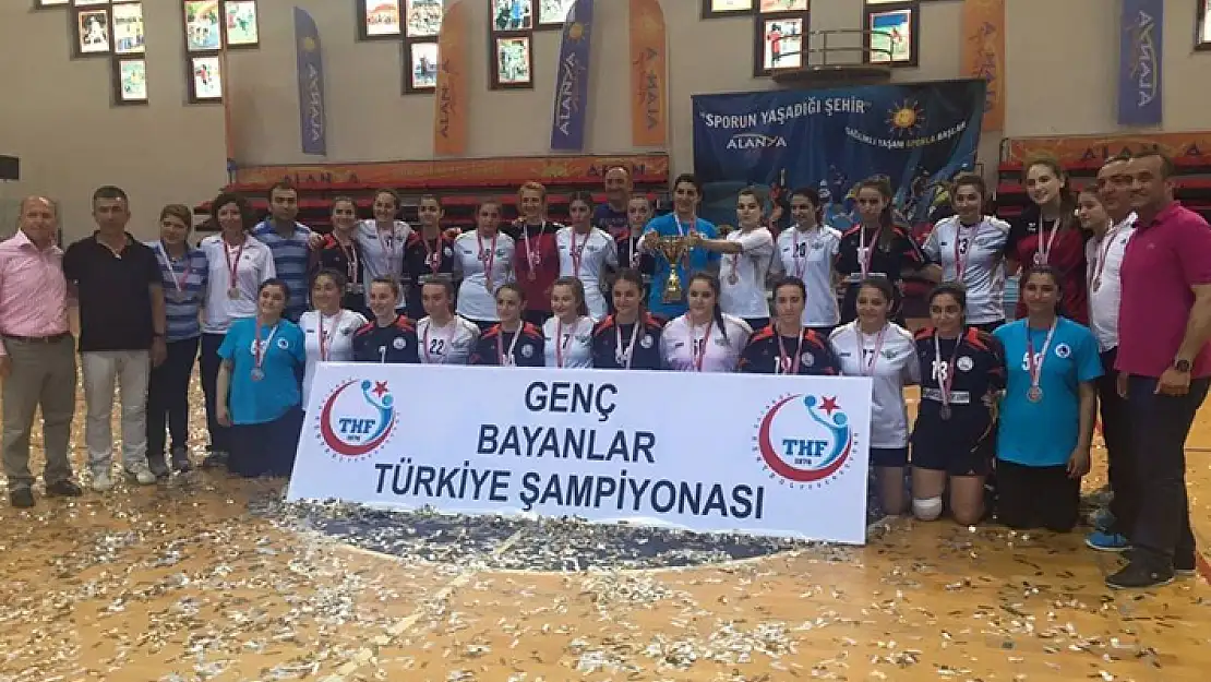 Genç Kızların şampiyonu “Üsküdar”