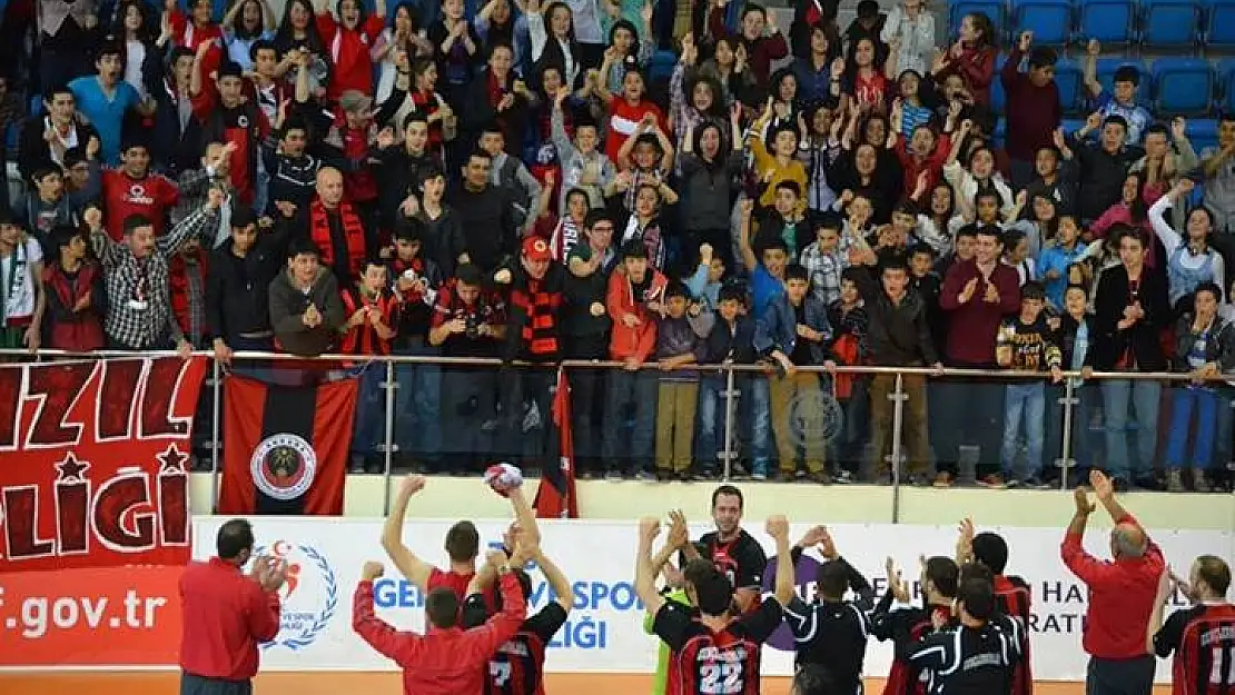 Gençlerbirliği Taraftarı İle Şen(video)