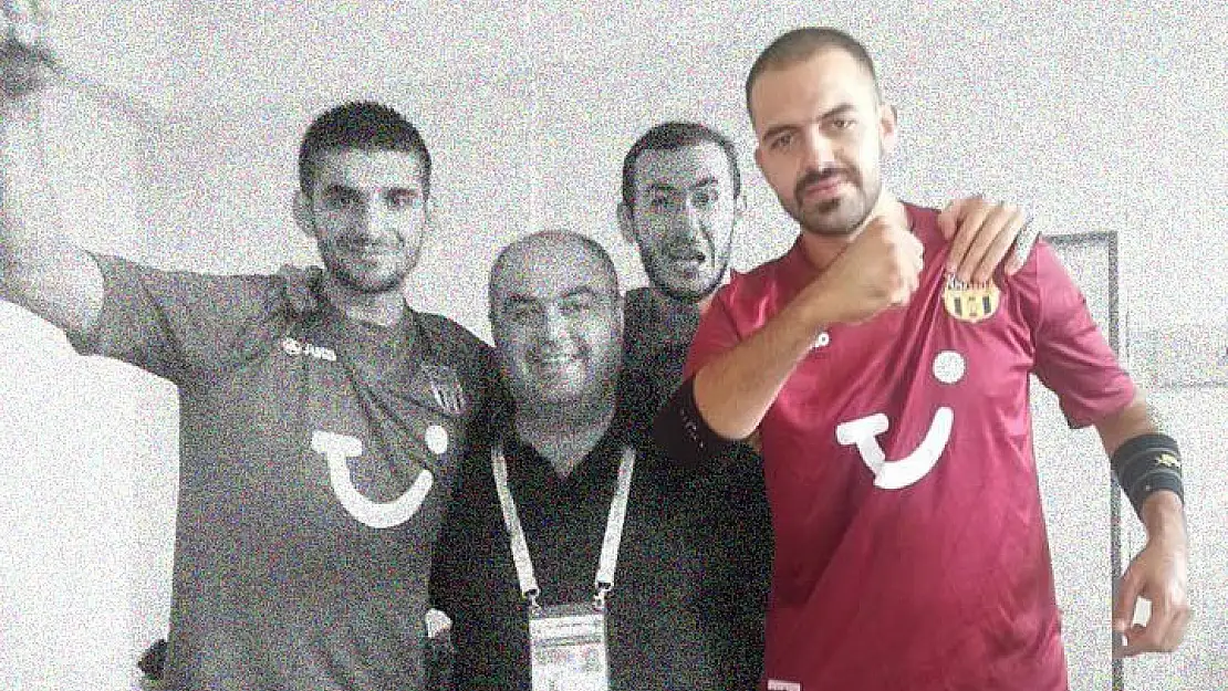 Hentbolcu Trafik Kazası Geçirdi