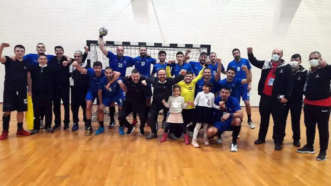 İzmir Büyükşehir Belediyespor plakayı yazdırdı