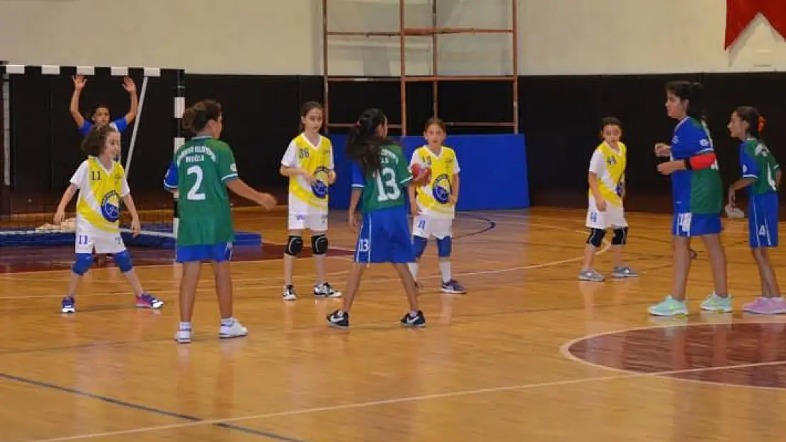 Mini Mini Hentbol şenliği Amasya’da
