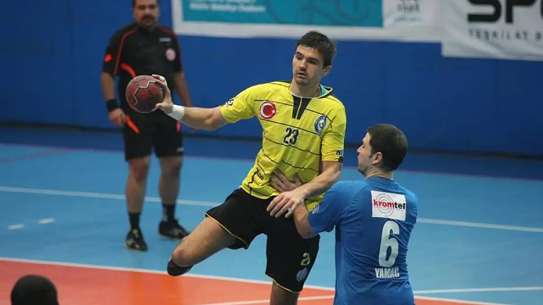Nilüfer Belediyespor evinde güldü!