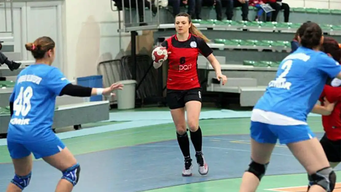 Sara Stevanoska, Genç Uşakspor’da