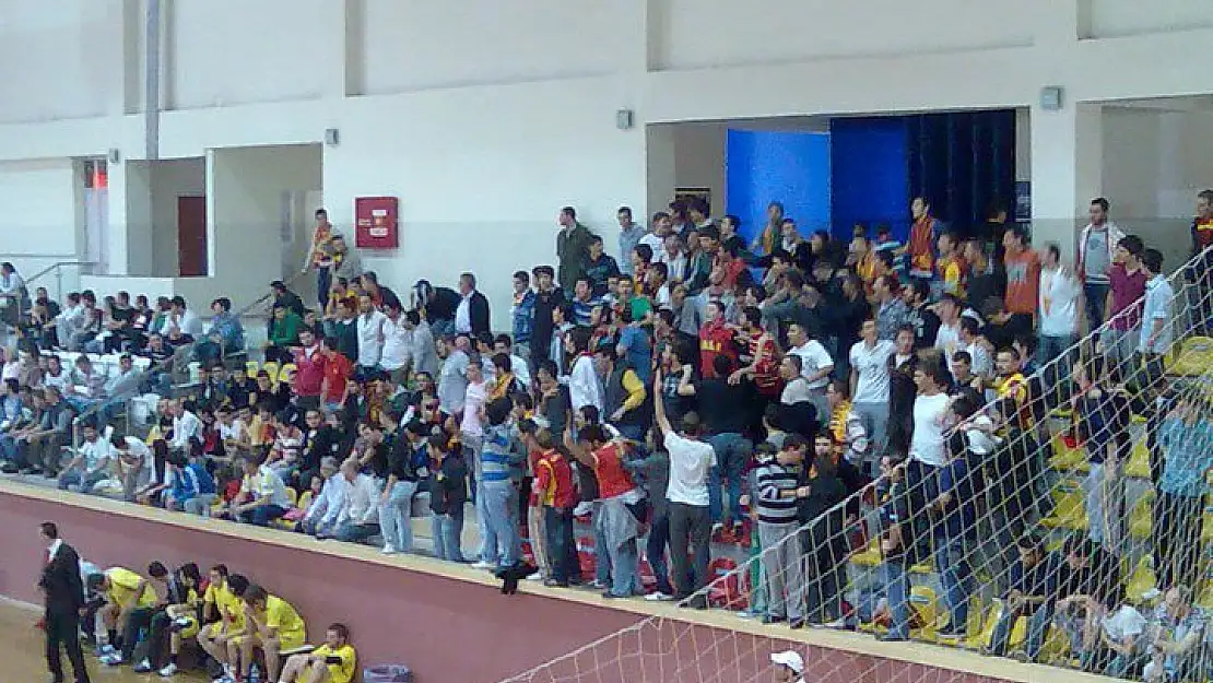 Soner’in Golü Ayakta Alkışlandı