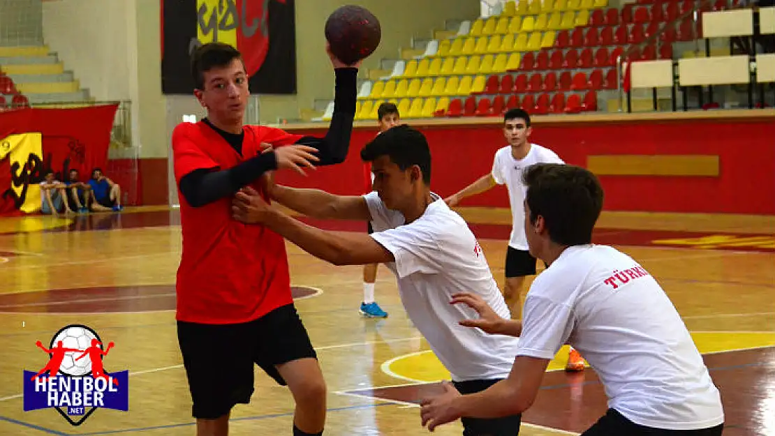 U16 Erkek Milliler İzmir’de form tutuyor