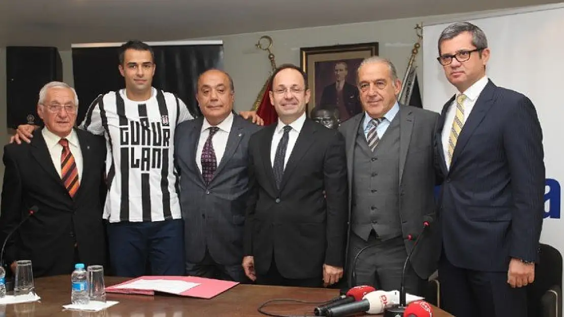 Vedran Zrnic  imzaladı