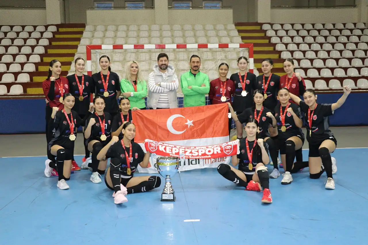 Şampiyon Beşiktaş ile Kepez Belediyespor!