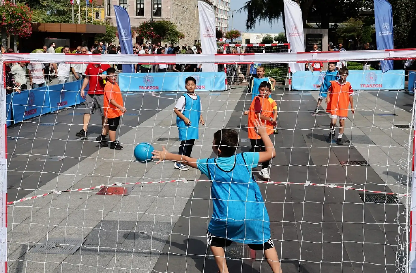 Trabzon'da Mini Mini Hentbol Turnuvası