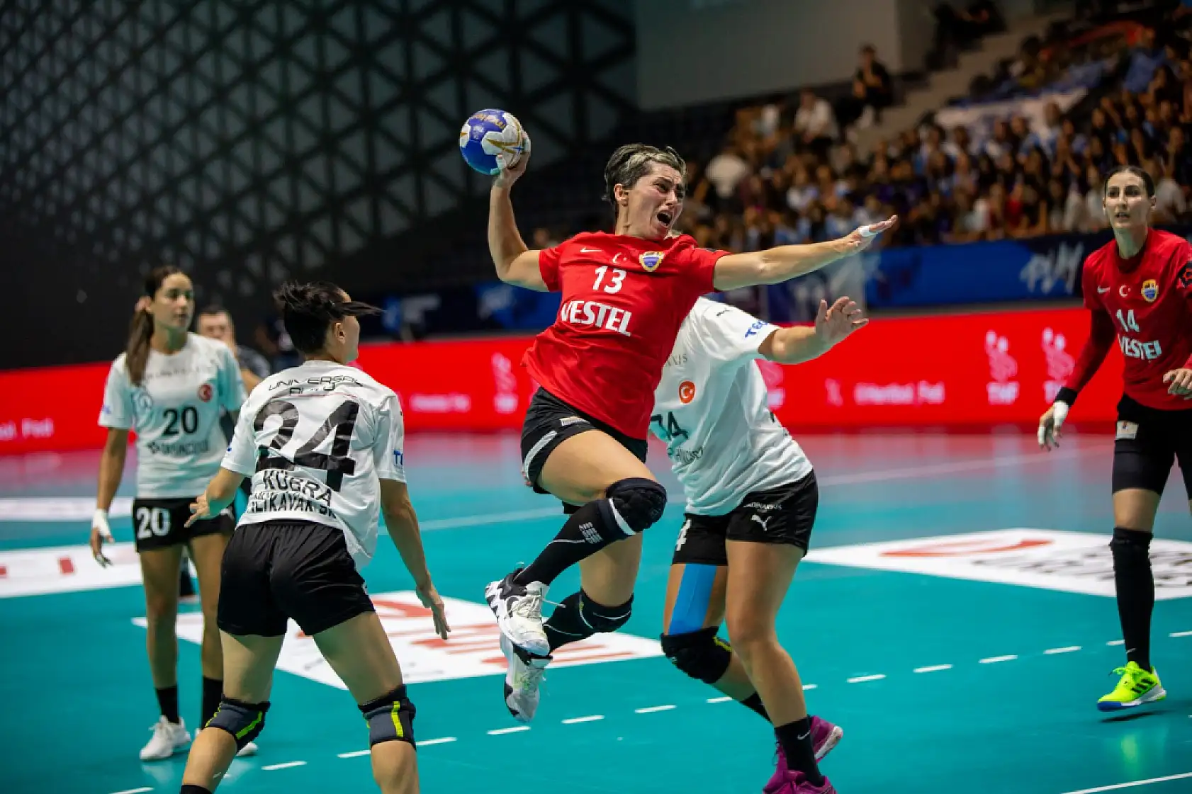 Kadınlar Süper Kupa Armada Praxis Yalıkavak'ın