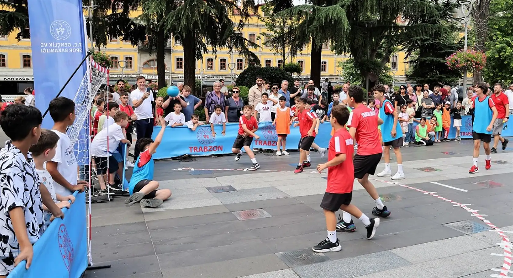Trabzon'da Mini Mini Hentbol Turnuvası
