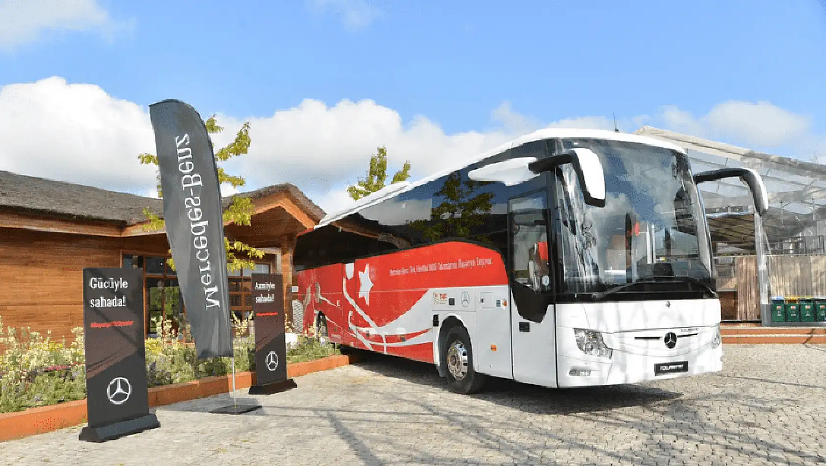 Mercedes-Benz Türk, Hentbol Milli Takımları Resmi Ulaşım Sponsoru oldu