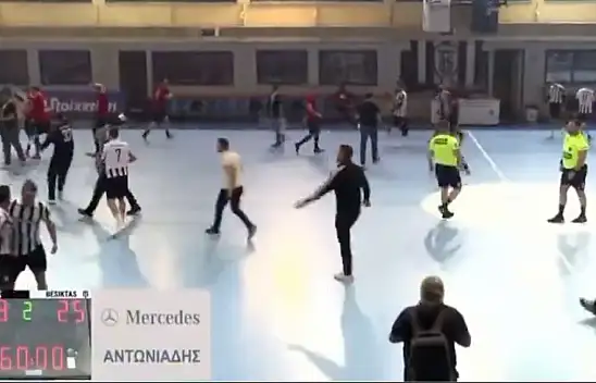 Selanik'te Beşiktaş Sesleri: Maç Sonu Beşiktaş'a Saldırı Girişimi!