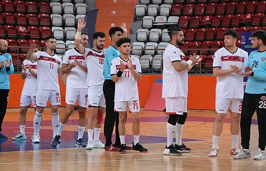 Spor Toto Başladı, RK Sloboda Bitirdi