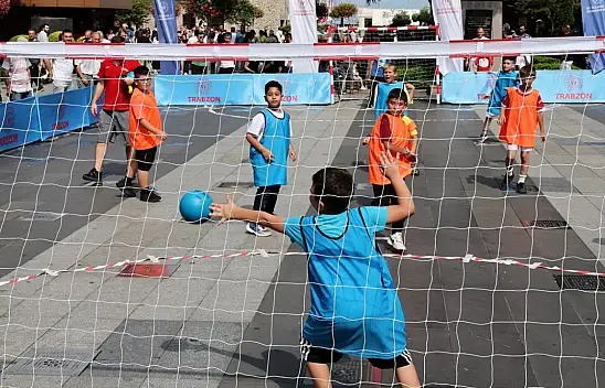 Trabzon'da Mini Mini Hentbol Turnuvası Yoğun İlgi Gördü: Sporun ve Gençliğin Buluşma Noktası