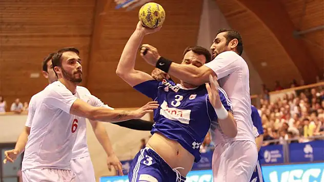 A Milliler sıfır çekti