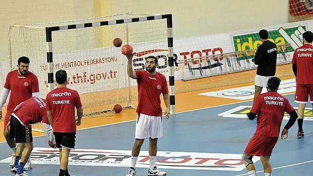 A Millilerin Hollanda maçı var!