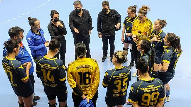 Acısına rağmen görevinin başında