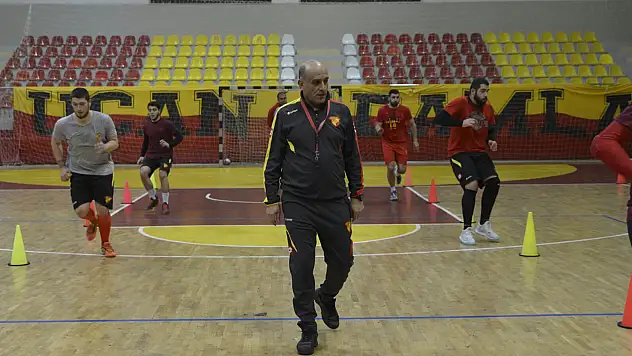 Adnan Öztürk imzayı attı