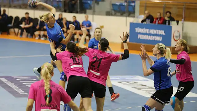 Ah hentbol maçları böyle olsa!