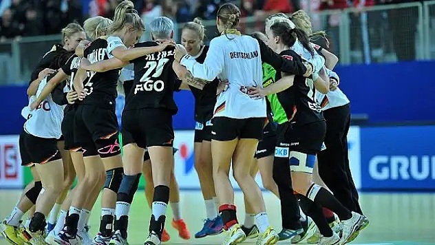 Almanlar Hırvatları bitirdi