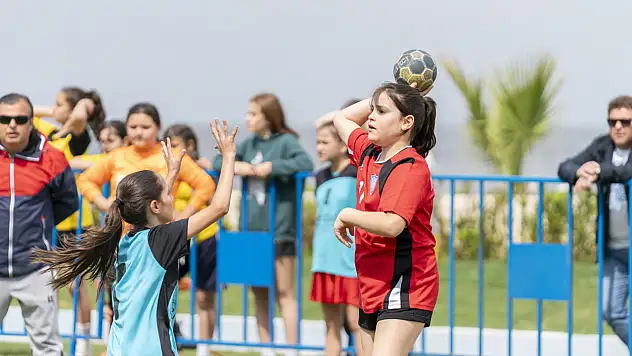Altyapı Organizasyonları Türk Hentboluna Renk Katıyor