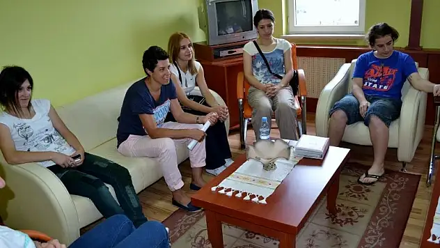 Ardeşen Gençlikten Onursal Başkan'a Ziyaret!