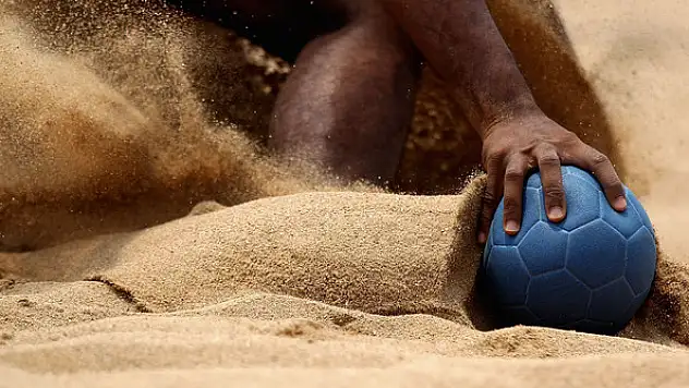 Avrupa Gençler Plaj Hentbol Şampiyonası başladı