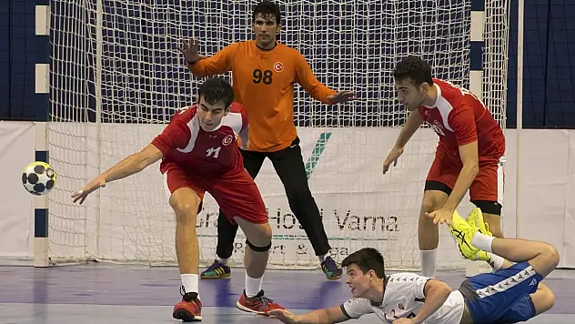 Ay Yıldızlılar kritik virajda