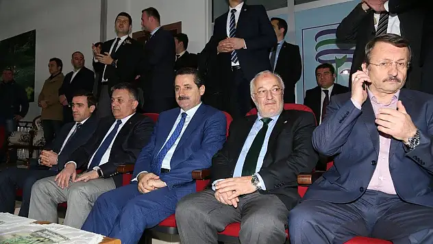 Bakan Faruk Çelik , Zor Durumda Kaldı
