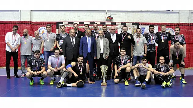 Beşiktaş Mogaz kupasını aldı