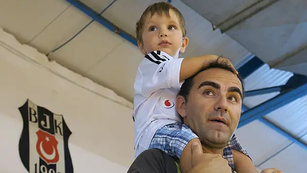 Beşiktaş taraftarı takımını yalnız bırakmadı