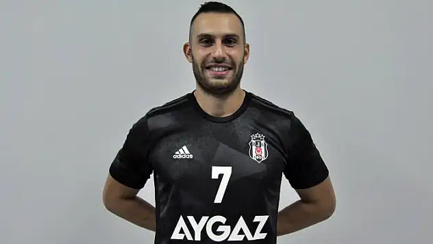 Beşiktaş’ta bir diğer yolcu Özgür Sarak