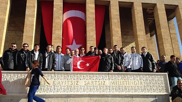 Beşiktaş’tan Ata’ya Saygı