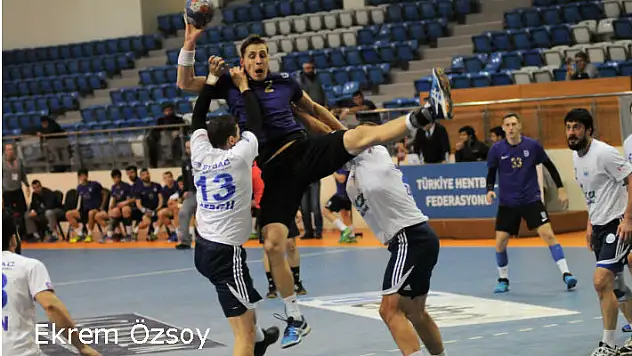 Bu hentbole hizmet değil!