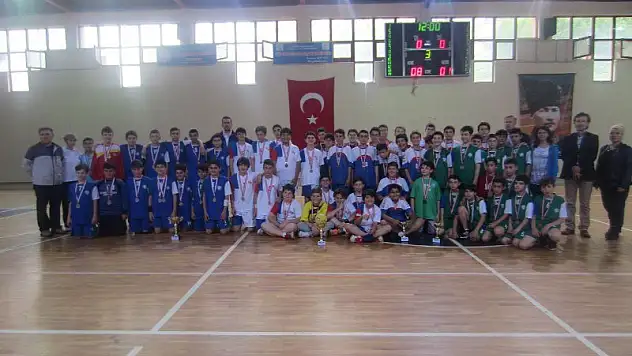 Bursa Minik Erkekler Şampiyonlar Belli Oldu