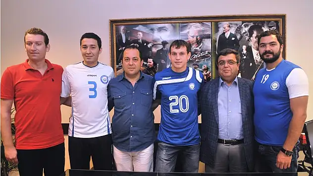Bursa Nilüfer Belediyespor’dan Üç İmza