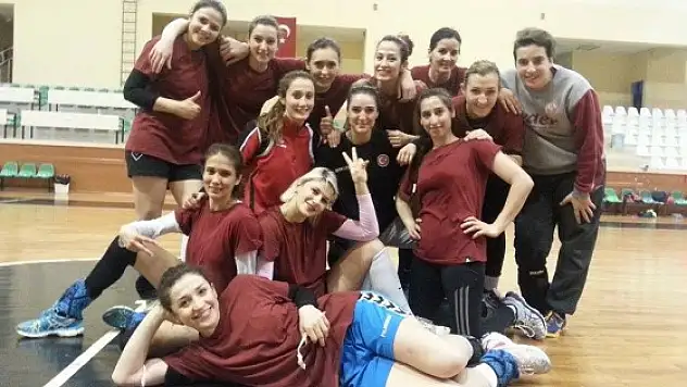 Dişi Atmacalar son deplasmanda