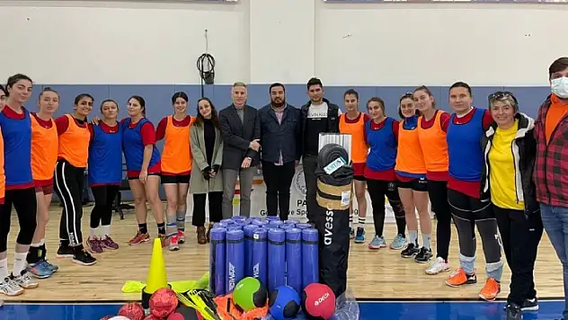 Ekrem İmamoğlu’ndan Pazarspor’a malzeme desteği