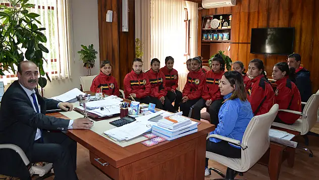 Emeklerin Karşılığını Sürekli Almaktayız