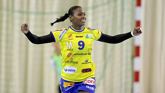 Erkek arkadaşı izin vermedi