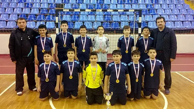 Fatih Orta Okulu Kütahya şampiyonu